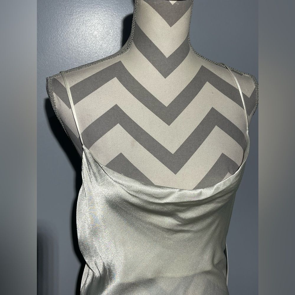 LOLA GRACE DRESS - Picture 2 of 12